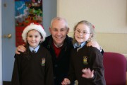 Ray Darcy with Rebecca (L) and Caitlin (R) from Presentation Primary, Waterford