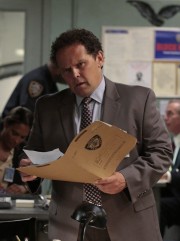 Person of Interest - Kevin Chapman as Detective Lionel Fusco.Person of Interest 4, ep. 1 