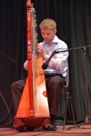 Oisín Morrison performs at the Cairde Charna concert