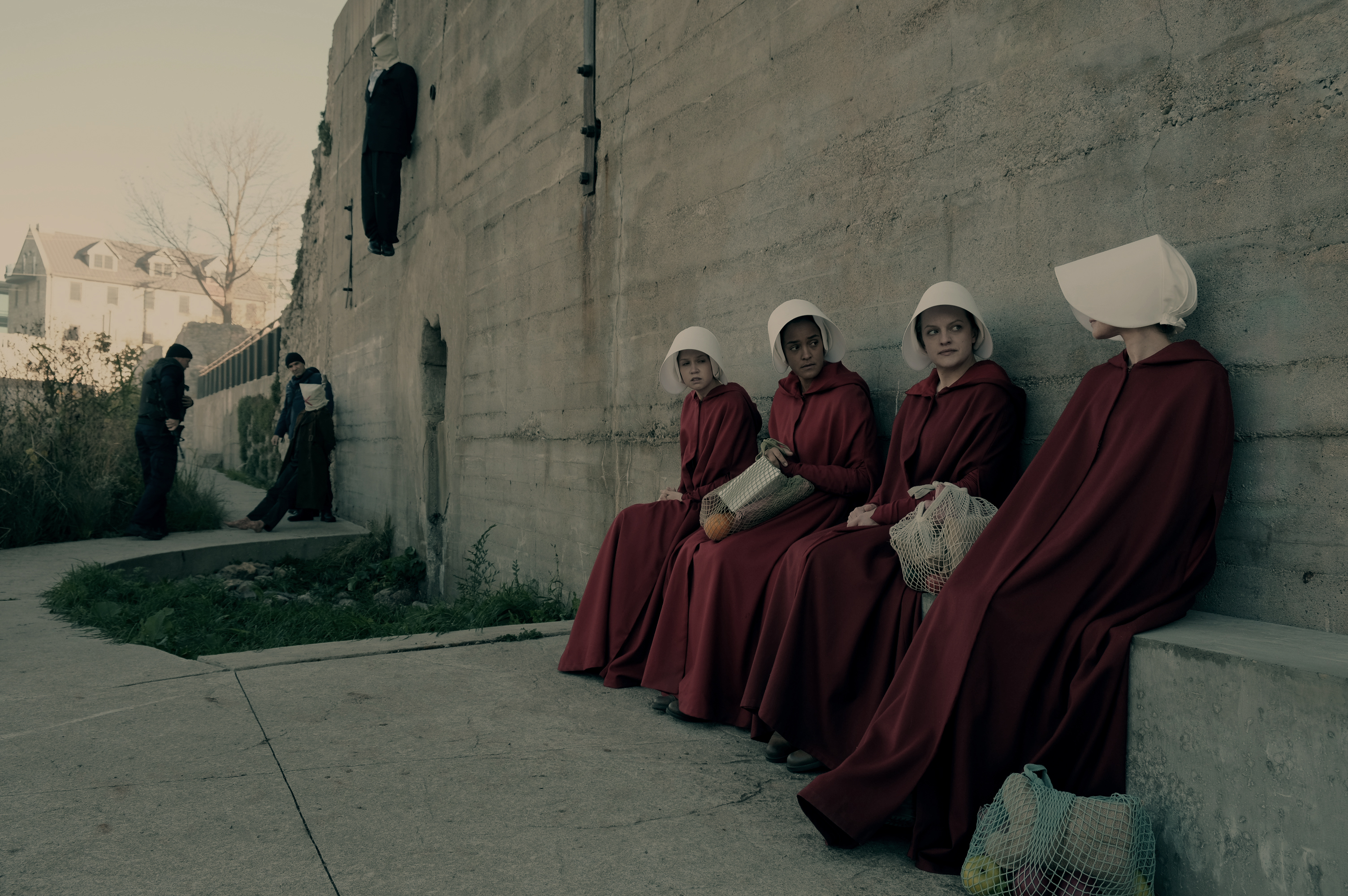 the-handmaid-s-tale-new-series-double-bill-rt-presspack