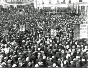 The Irish Revolution- Éamon de Valera addressing anti-conscription supporters