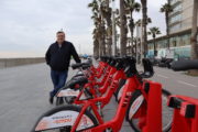 On the Roads with Simon Delaney - Simon at City Bikes in Barcelona