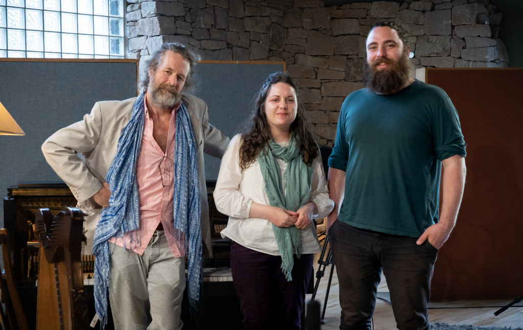 Liam Ó Maonlaí, Saileog Ní Cheannabháin, Eoghan Ó Ceannabháin