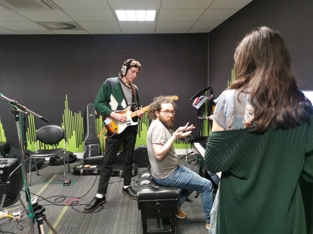 James Shannon, Ben Shorten agus Ciara Ní É in studio