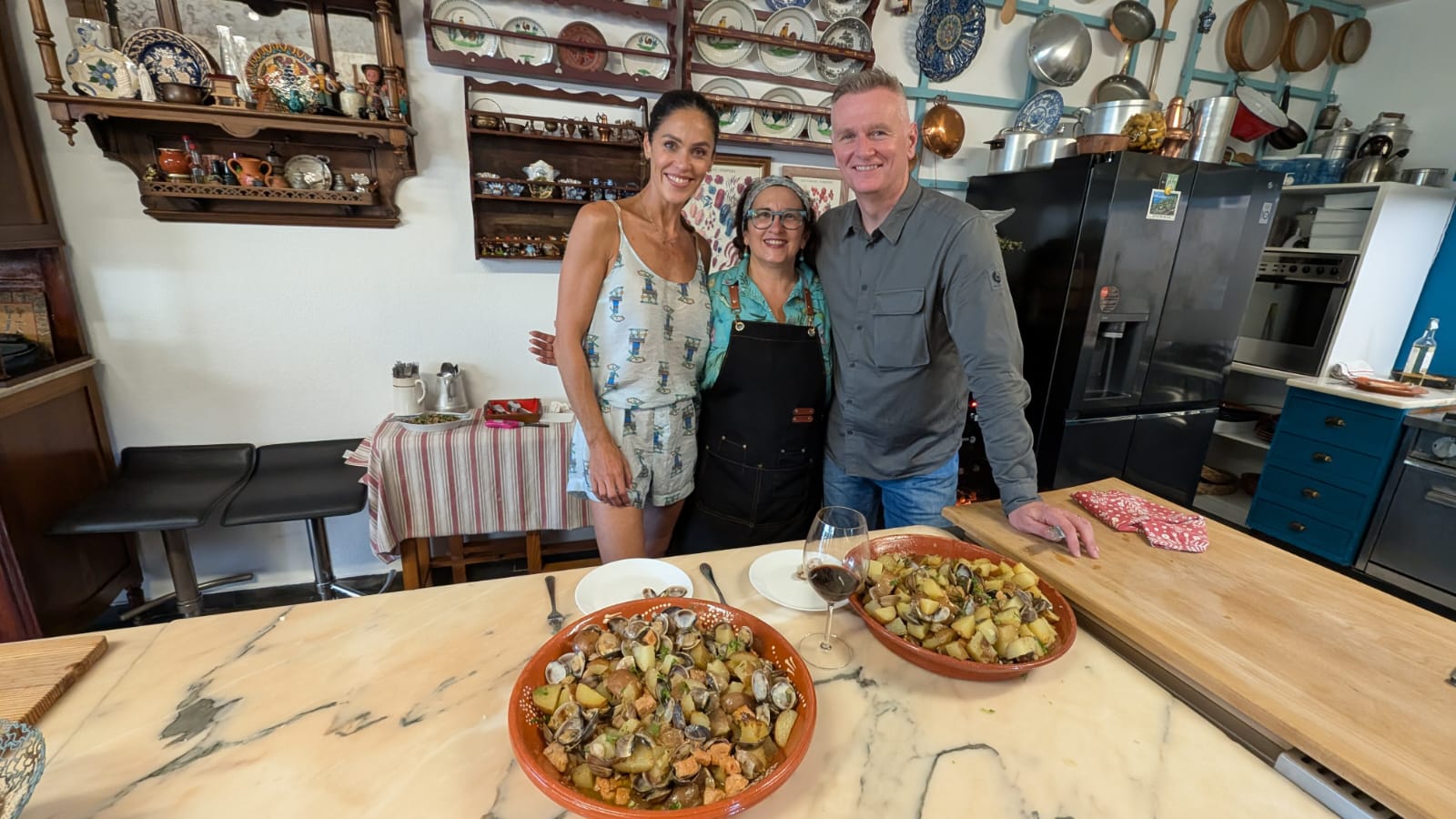 Dáithí O’Sé and Glenda Gilson jet off to Alentejo in Portugal on High Road Low Road